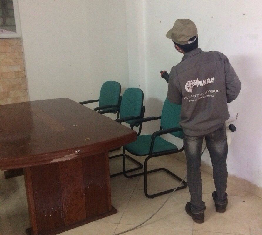 phun-thuoc-diet-muoi-gian-kien